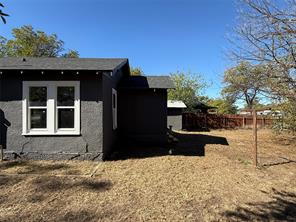 705 E 9th Street - Photo 5