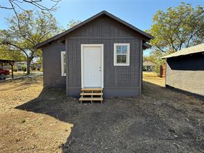 705 E 9th Street - Photo 6