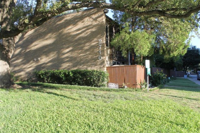 2702 Douglas Avenue