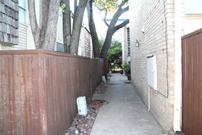 2702 Douglas Avenue - Photo 18