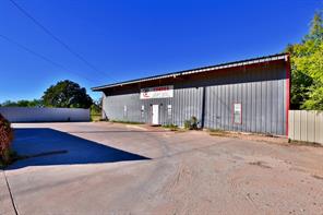 3652 Pine Street - Photo 2
