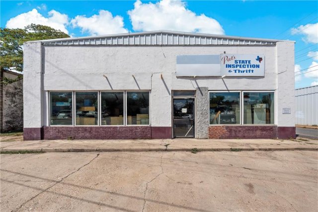 1501 Herring Avenue