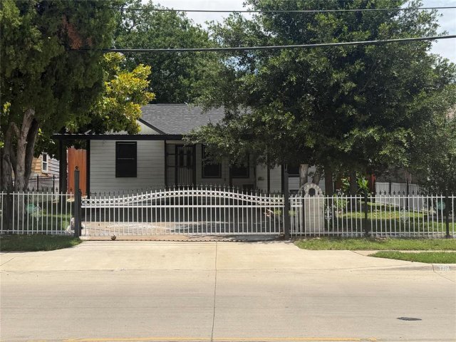 1318 S Ewing Avenue