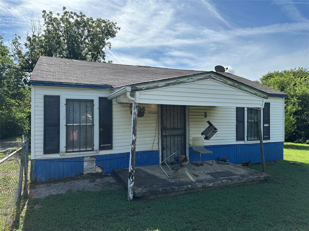 9208 Newhall Street - Photo 2