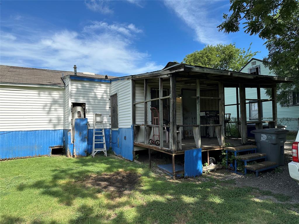 9208 Newhall Street - Photo 4