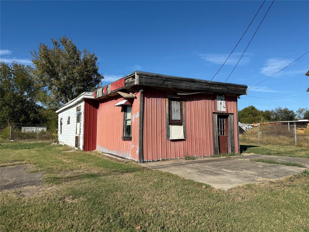 1001 E Main Street - Photo 1