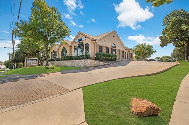 1834 Keller Parkway