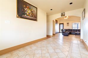 6216 FM 499 - Photo 11
