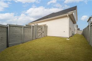 8720 Treeline Parkway - Photo 2