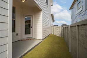 8720 Treeline Parkway - Photo 3