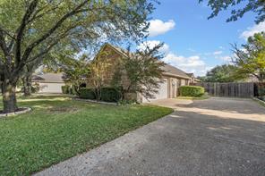 302 Canterbury Drive - Photo 3