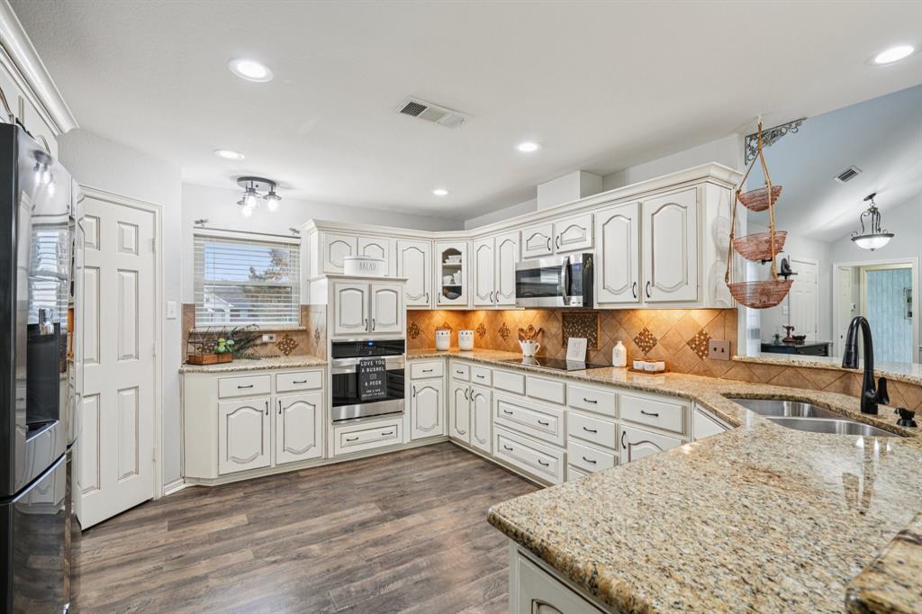 10072 Manor Way - Photo 11