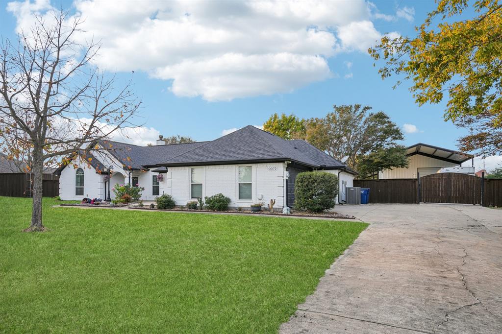 10072 Manor Way - Photo 2