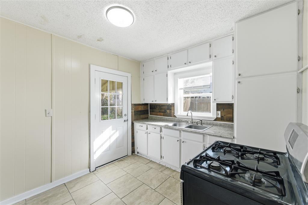 509 E 3rd Street - Photo 32