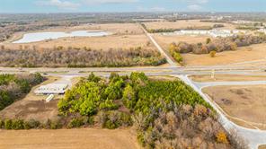 725 SW Loop 286 - Photo 19