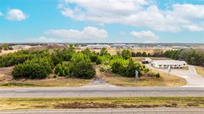 725 SW Loop 286 - Photo 3