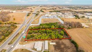 725 SW Loop 286 - Photo 8