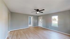 5729 Donnelly Avenue - Photo 3