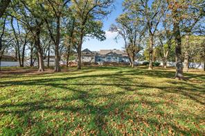 380 Crescent Drive - Photo 2
