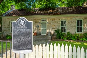 802 S Austin Street - Photo 2