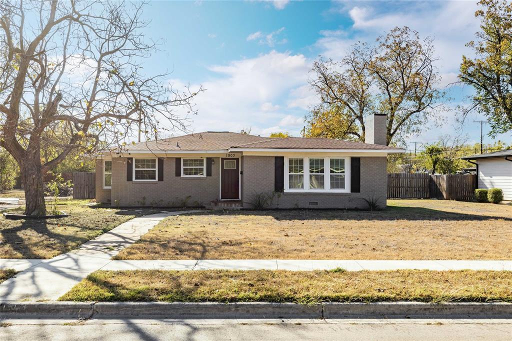 1803 4th St - Photo 1