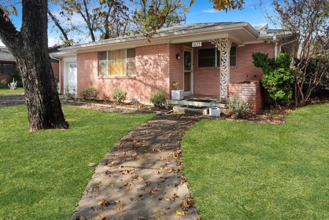 403 W Tarleton Street