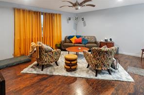 403 W Tarleton Street - Photo 3