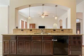 900 Queen Elizabeth Drive - Photo 11
