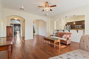 900 Queen Elizabeth Drive - Photo 3