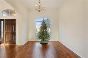 900 Queen Elizabeth Drive - Photo 4