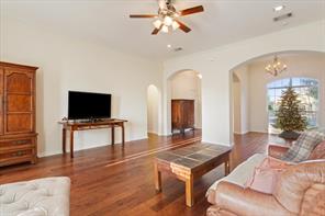 900 Queen Elizabeth Drive - Photo 5