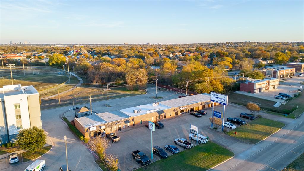 320 N Jim Wright Freeway - Photo 15