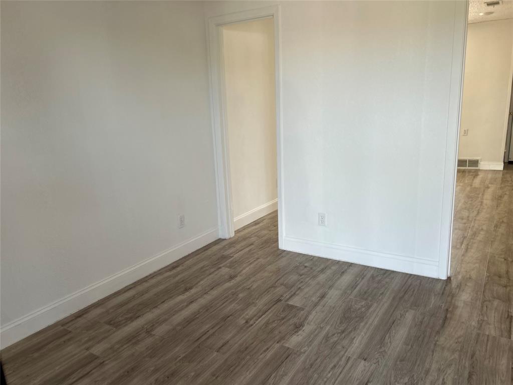 320 N Jim Wright Freeway - Photo 7