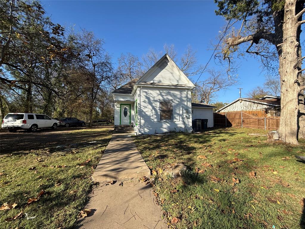 411 W Hester Street - Photo 3