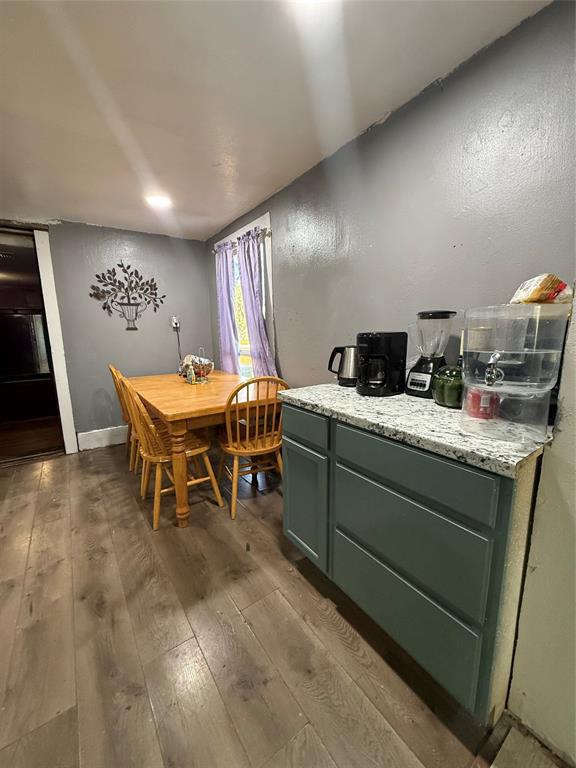 411 W Hester Street - Photo 8