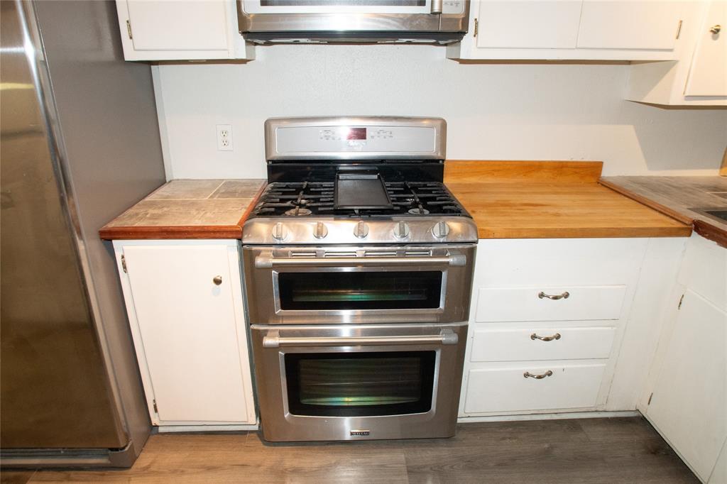 2129 Province - Photo 23