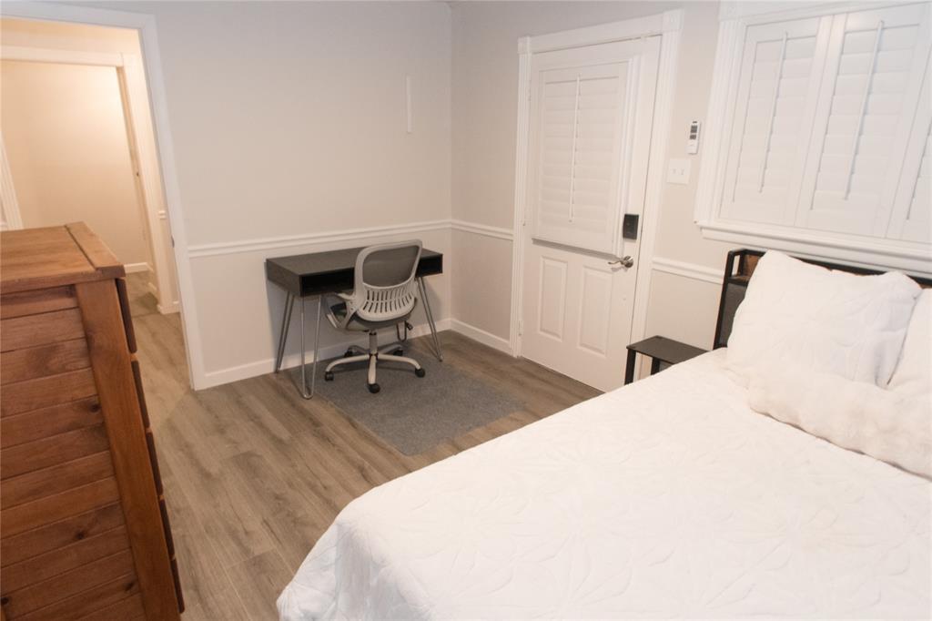 2129 Province - Photo 5