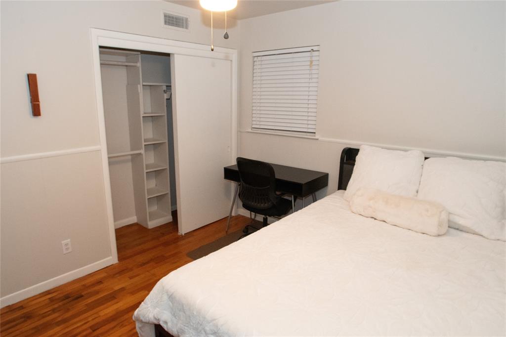 2129 Province - Photo 8
