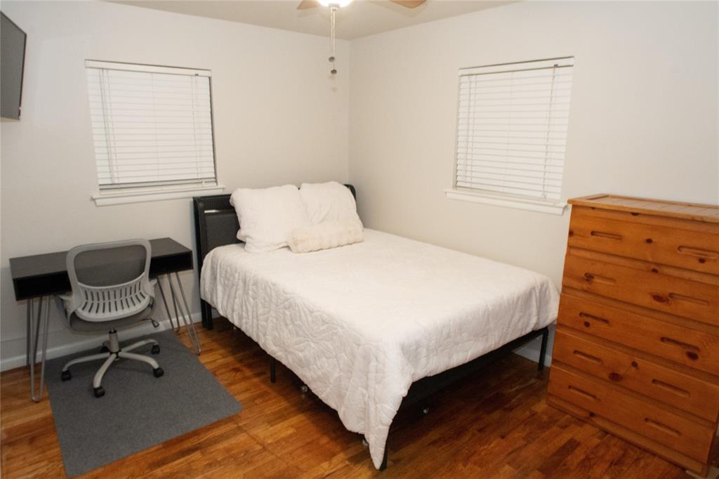 2129 Province - Photo 9