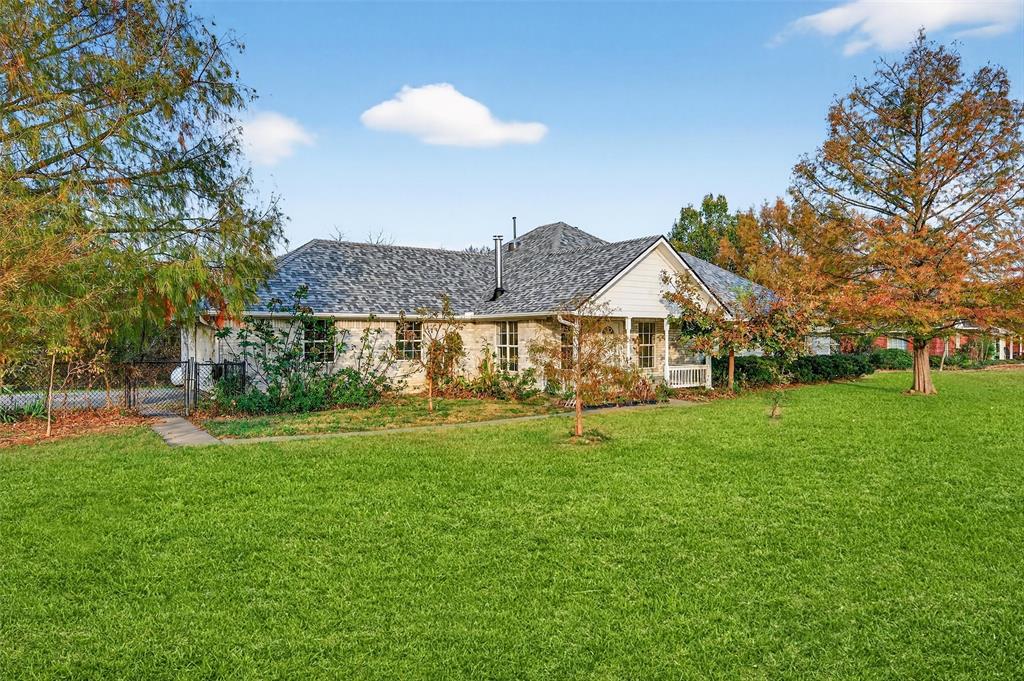 538 Lakewood Road - Photo 3