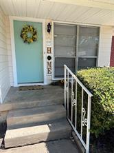817 Laguna Drive - Photo 3
