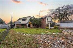 202 S Santa Fe Street - Photo 3