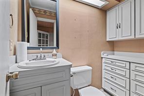 202 S Santa Fe Street - Photo 9