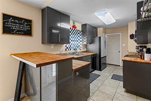 1429 W Torrey Street - Photo 10