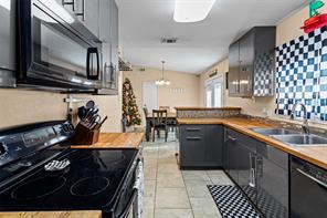 1429 W Torrey Street - Photo 12