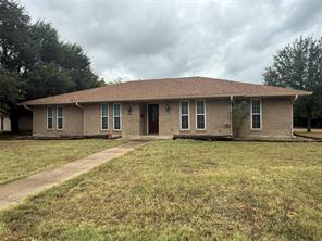 1812 Trinity Drive - Photo 2