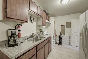 1338 Hortense Avenue - Photo 20