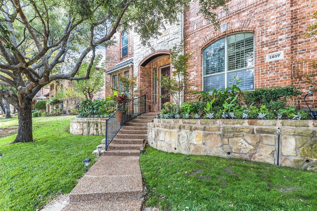 1217 Wynne Drive - Photo 2