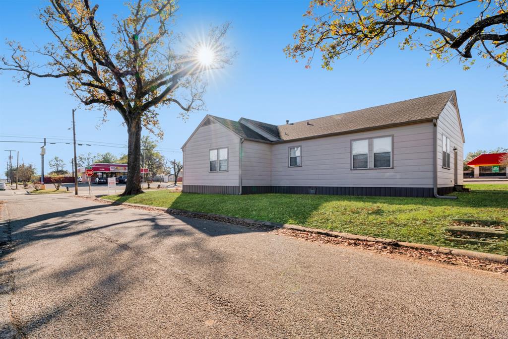 1249 Lamar Avenue - Photo 2
