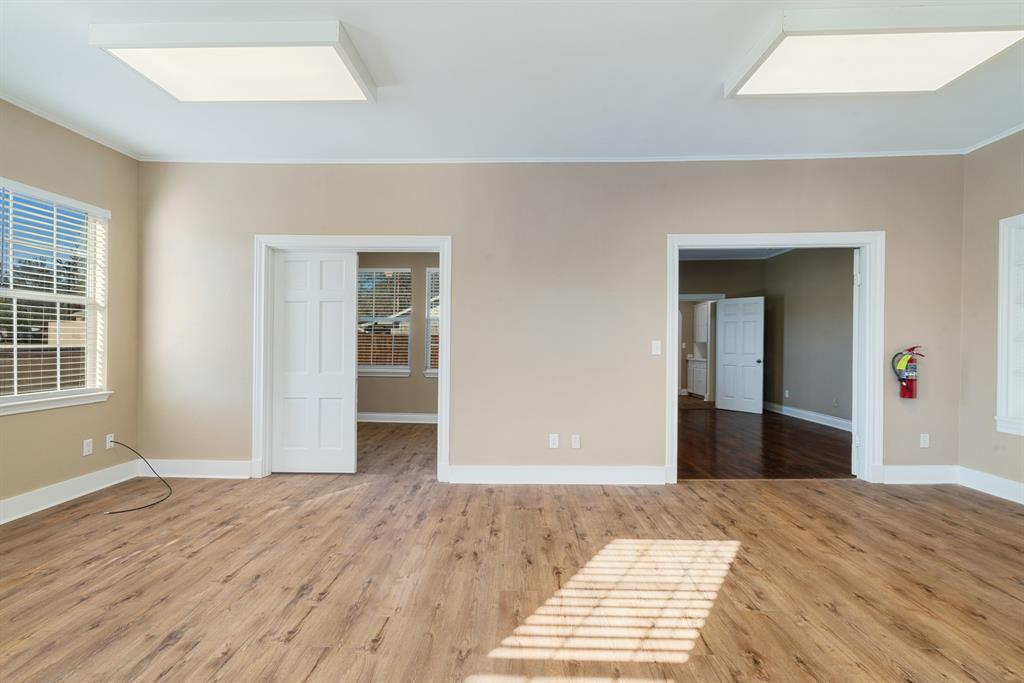 1249 Lamar Avenue - Photo 5